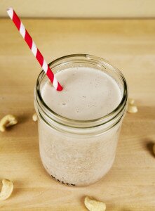 Cinnamon-Vanilla Cashew Milk |www.spachethespatula.com #recipe