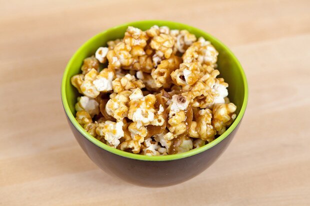 Bacon and Cashew Caramel Corn | www.spachethespatula.com #recipe