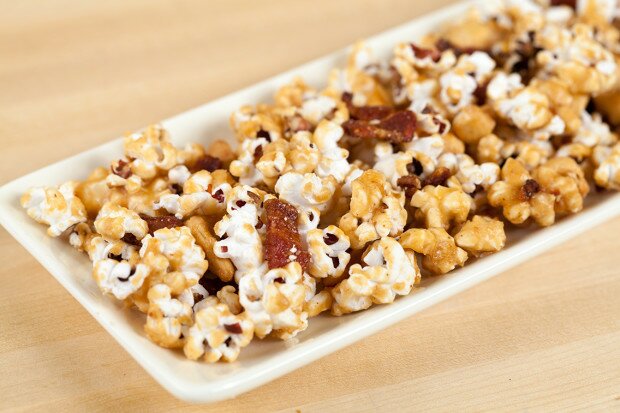 Bacon and Cashew Caramel Corn | www.spachethespatula.com #recipe