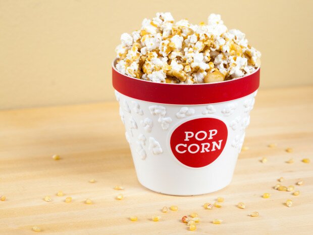 Macadamia Butter Crunch Popcorn | www.spachethespatula.com #recipe