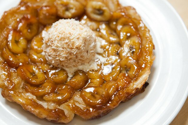 Mini Banana Tarte Tatin | www.spachethespatula.com #recipe