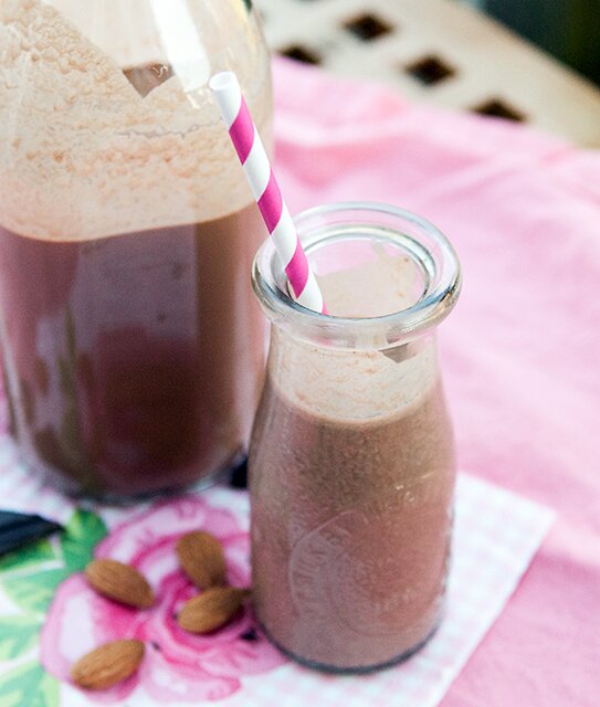 The BEST Chocolate Almond Milk | www.spachethespatula.com #recipe #vegan