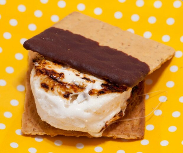 Homemade Vanilla Bean Marshmallows and Chocolate Ganache | www.spachethespatula.com #recipe