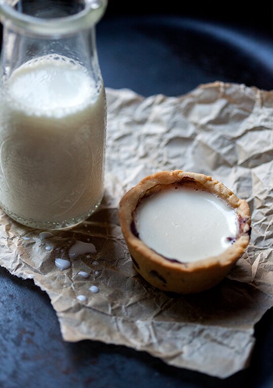 Chocolate Chip Cookie Cups with Panna Cotta Milk | www.spachethespatula.com #recipe