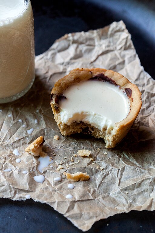 Chocolate Chip Cookie Cups with Panna Cotta Milk | www.spachethespatula.com #recipe