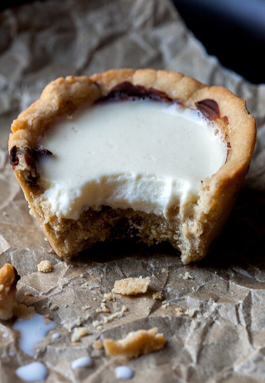 Chocolate Chip Cookie Cups with Panna Cotta Milk | www.spachethespatula.com #recipe