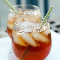 Ginger-Lemongrass Bourbon Iced Tea | www.spachethespatula.com #recipe