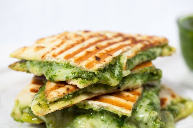 Naan Grilled Cheese with Homemade Pesto | www.spachethespatula.com #recipe