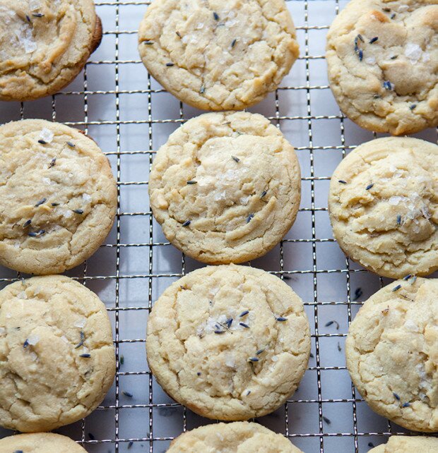 Salted White Chocolate Lavender Cookies | www.spachethespatula.com #recipe