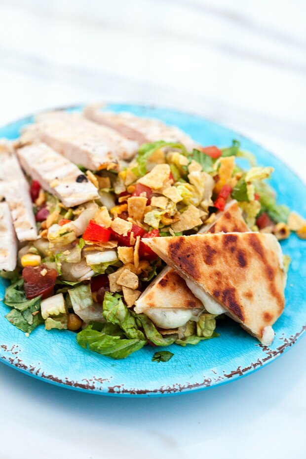 Quesadilla Blast Salad | www.spachethespatula.com #recipe