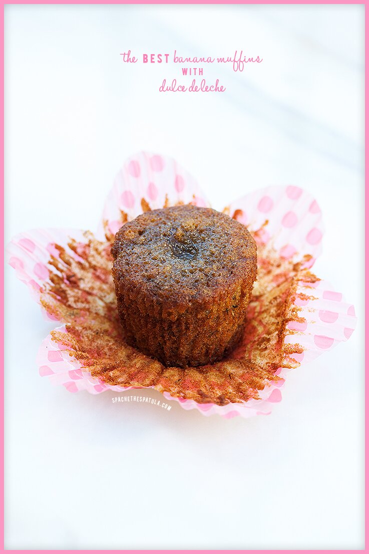 The BEST Banana Muffins with Dulce de Leche | www.spachethespatula.com #recipe