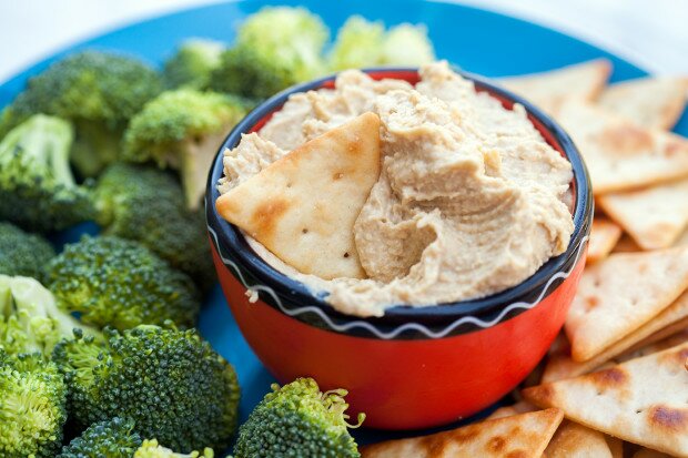 Party Perfect Microwave Hummus | www.spachethespatula.com #recipe