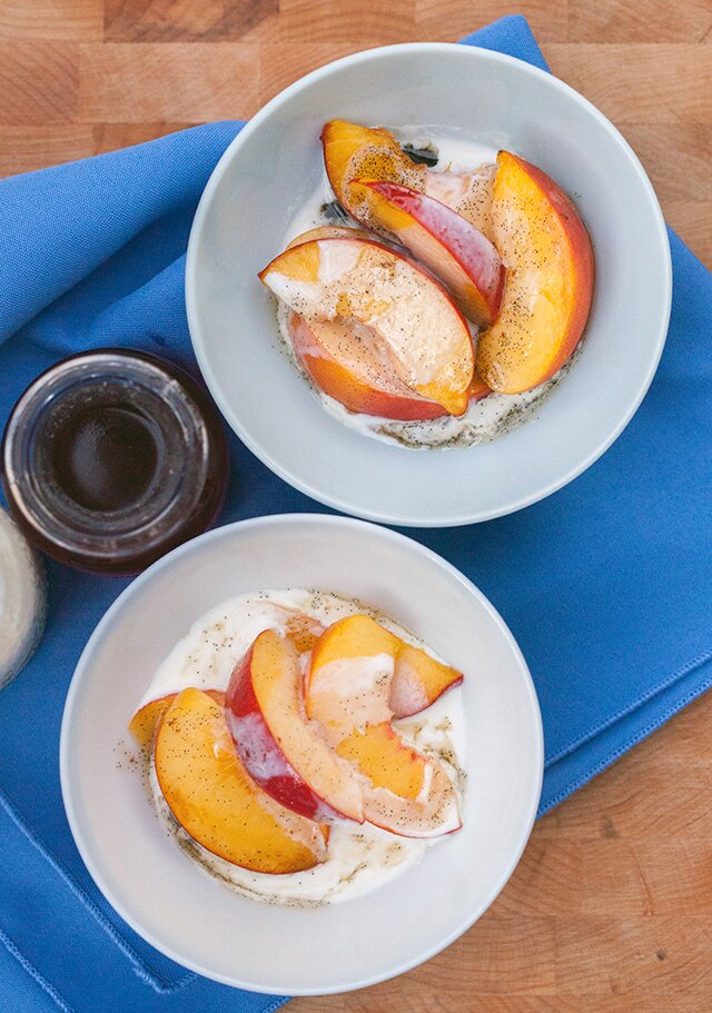 Peaches and Cream with Vanilla Bean-Zinfandel Caramel Sauce | www.spachethespatula.com #recipe