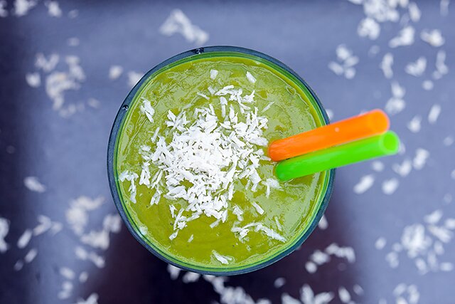 Tropical Green Smoothie | www.spachethespatula.com #recipe