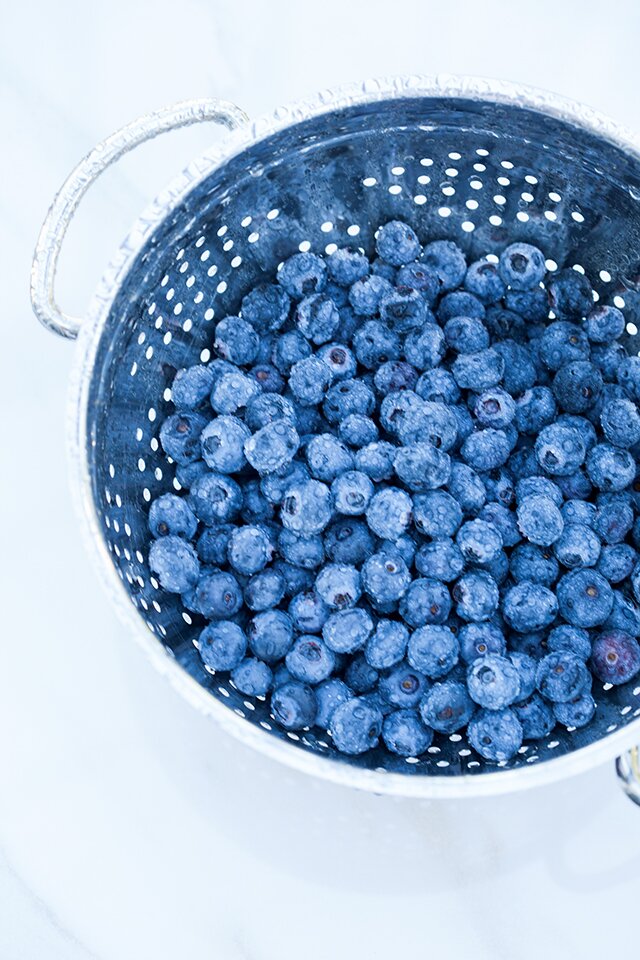 Blueberries for Maple Blueberry Crisp with Cinnamon-Almond Topping | www.spachethespatula.com #recipe
