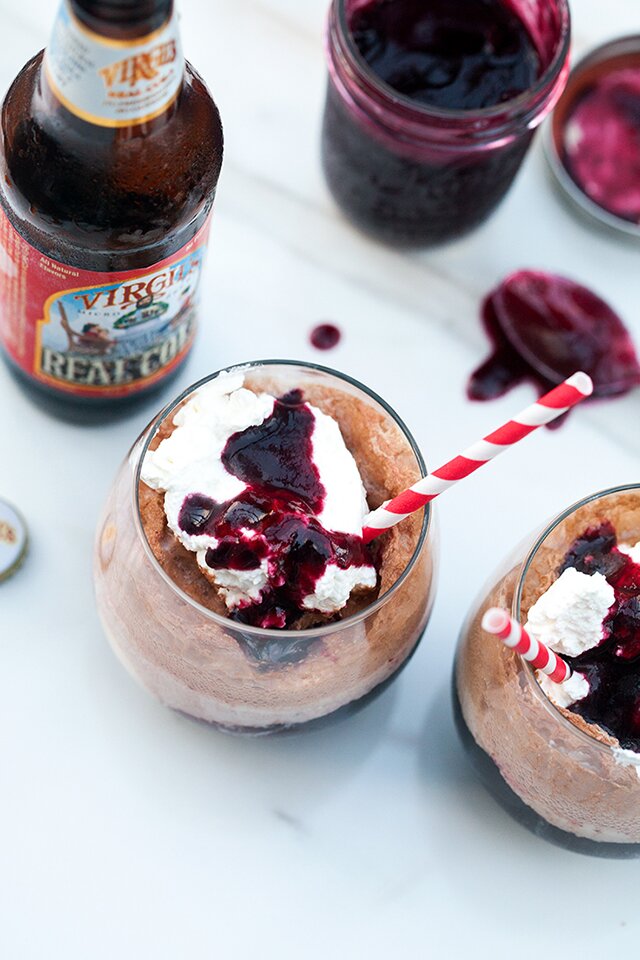 Fresh Cherry Cola Floats (with Vanilla or Chocolate Ice Cream) } www.spachethespatula.com #recipe
