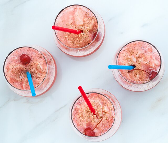 The Famous Sint Maarten Guavaberry Colada | www.spachethespatula.com #recipe