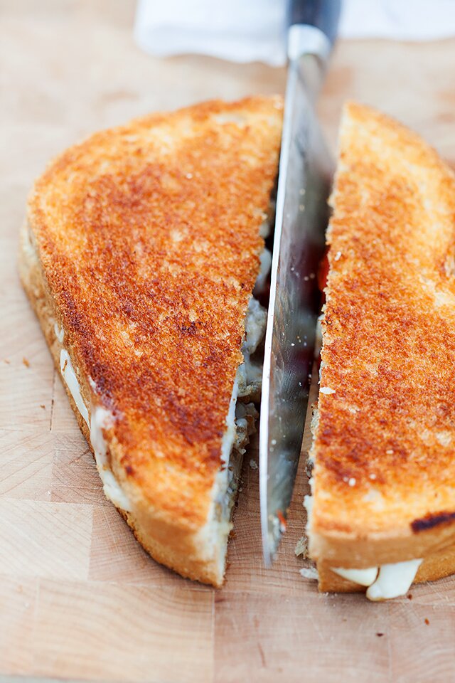 Rosemary Chicken Sausage, Peppadew Pepper, and Goat Gouda Grilled Cheese | www.spachethespatula.com #recipe