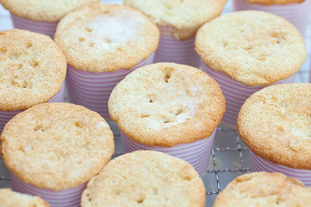 Smashing Strawberry Tres Leches Cupcakes | www.spachethespatula.com #recipe