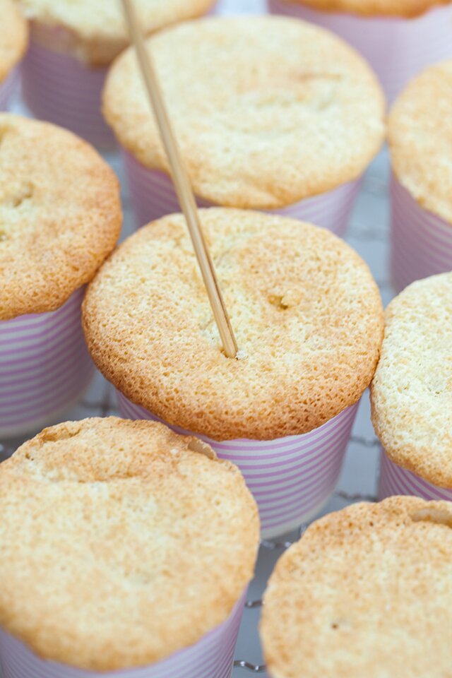 Smashing Strawberry Tres Leches Cupcakes | www.spachethespatula.com #recipe
