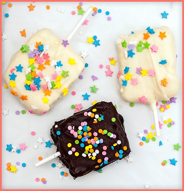 Chocolate-Dipped Lemon Oreo Ice Cream Bars | www.spachethespatula.com #recipe