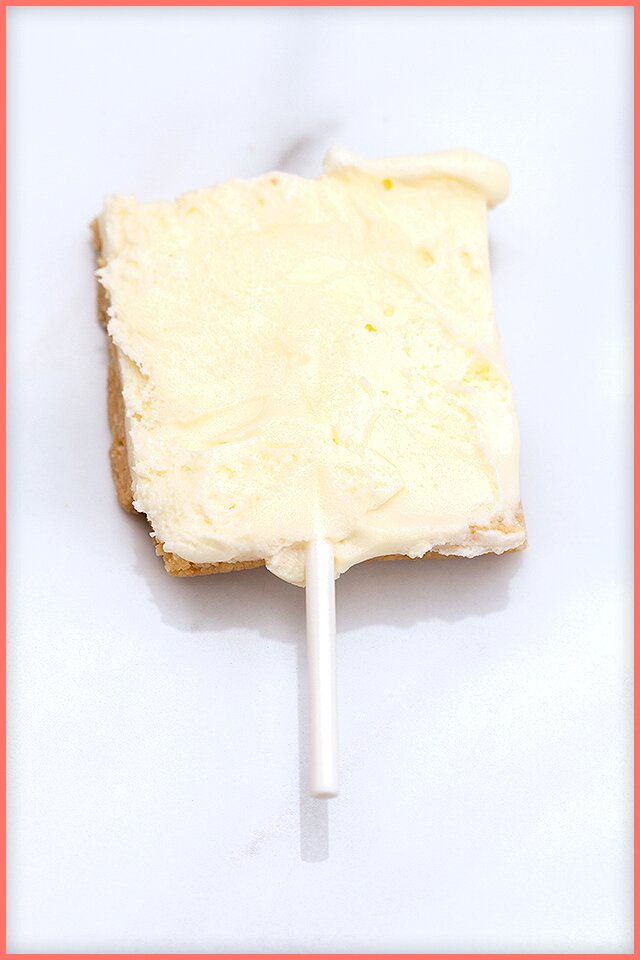 Chocolate-Dipped Lemon Oreo Ice Cream Bars | www.spachethespatula.com #recipe