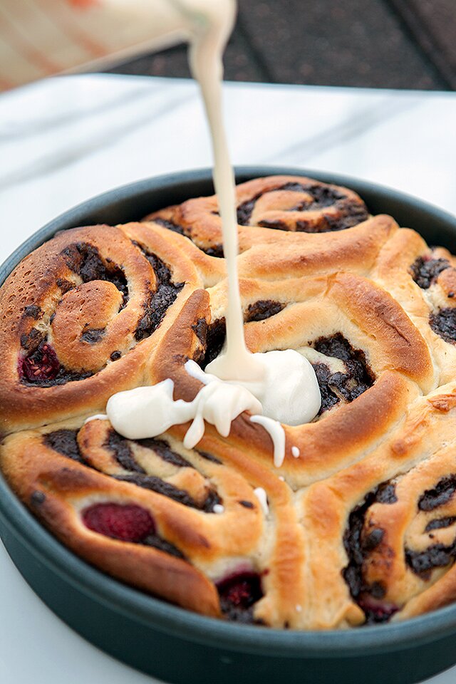 Dark Chocolate-Raspberry Sweet Rolls with Cream Cheese Icing | www.spachethespatula.com #recipe