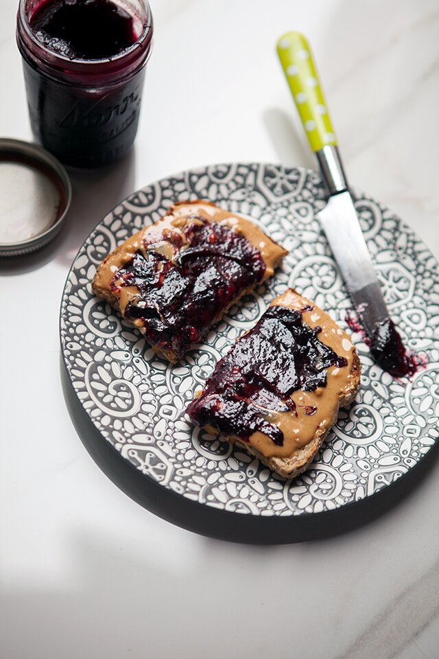 Concord Grape Jam | www.spachethespatula.com #recipe