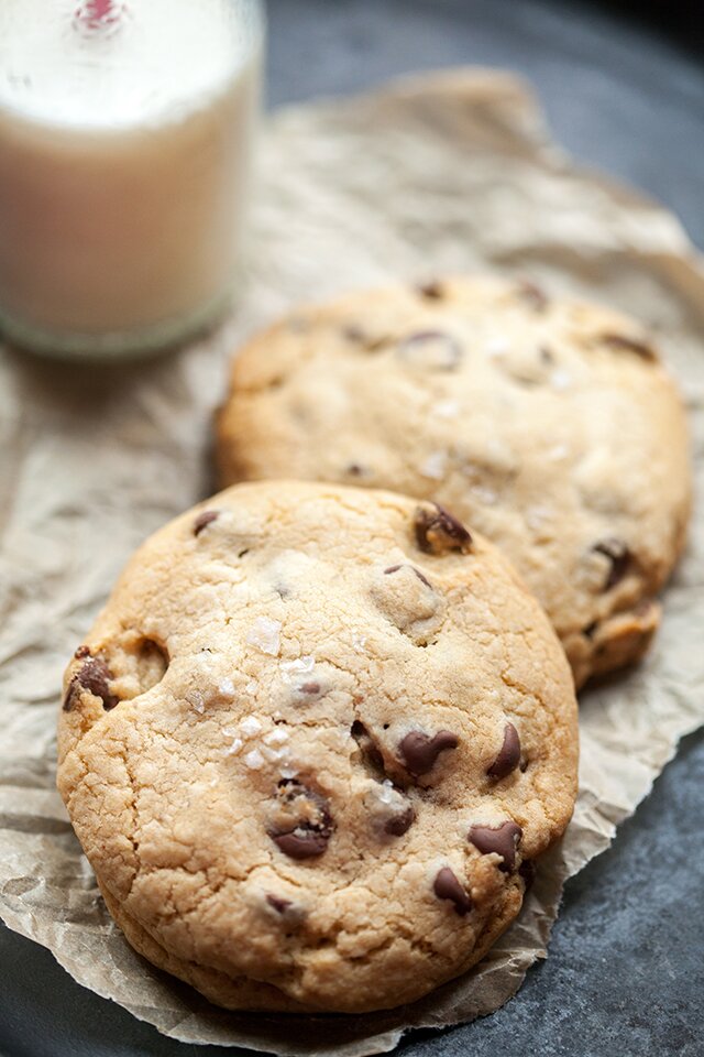 Super Stuffed Chocolate Chip Cookies | www.spachethespatula.com #recipe