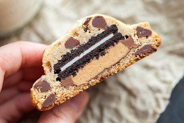 Super Stuffed Chocolate Chip Cookies | www.spachethespatula.com #recipe