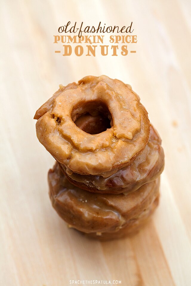 Old-Fashioned Pumpkin Spice Donuts | www.spachethespatula.com #recipe