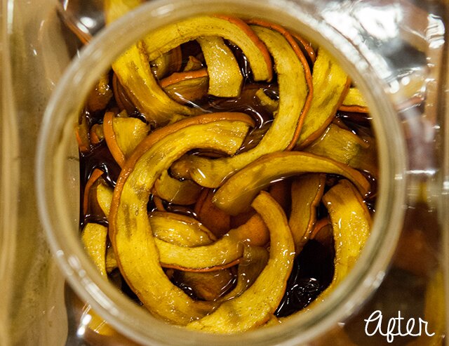 Spiced Pumpkin Bourbon: this DIY holiday gift is super easy & super delicious! | www.spachethespatula.com #recipe 