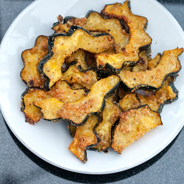 baked acorn squash slices with brown sugar and pecans baked acorn squash slices with brown sugar and pecans