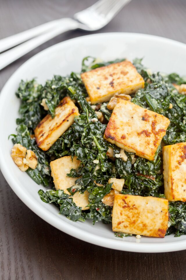 The BEST kale salad you will EVER try...seriously! | www.spachethespatula.com #recipe