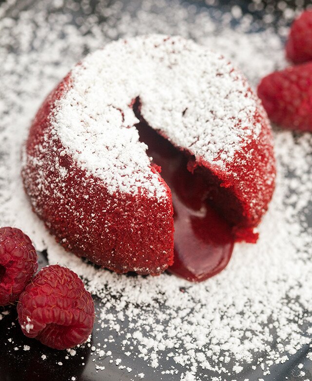 21 Best Valentines Day Cakes 20 molten2