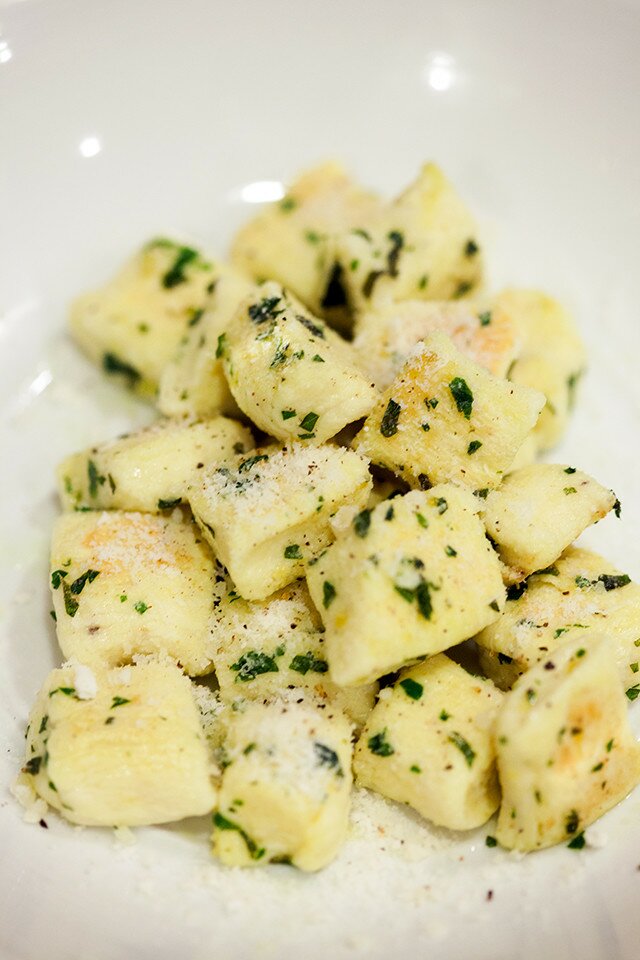 Dress up your favorite savory recipes with this fresh and vibrant compound butter using lemon and a variety of herbs! | www.spachethespatula.com #recipe