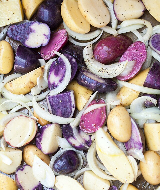 Blue cheese and sour cream make up the creamy base in this addictive potato salad! #BluesdayTuesday @castellousa| www.spachethespatula.com #recipe